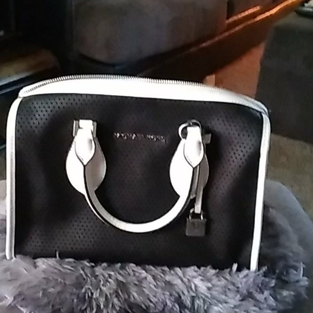 Purse - Picture 5 of 6